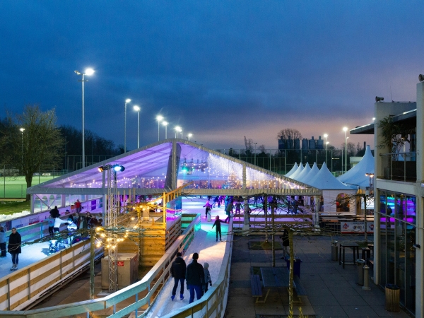 Oók dit jaar weer schaatsplezier voor jong en oud op de overdekte schaatsbaan van Winters Delft!